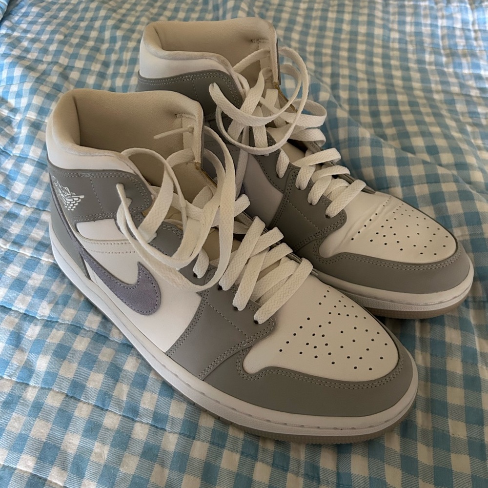 Wolf Grey Aluminum Jordan 1 Mid